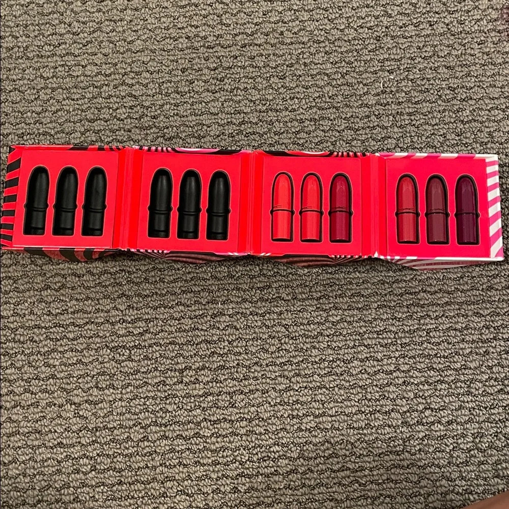 NEW MAC Lipstick Set - Picture 2 of 3